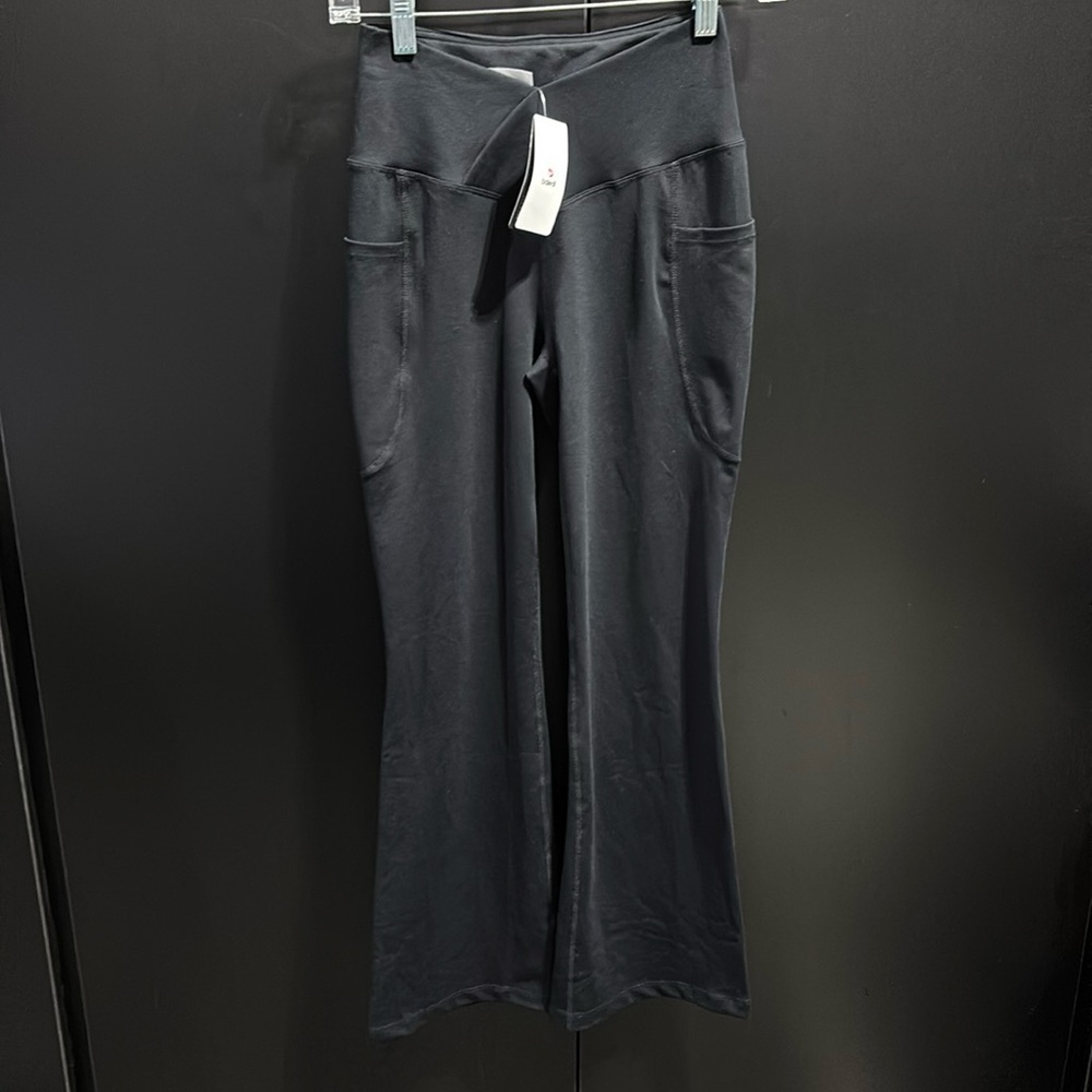 Baleaf High Waist Flare leg, leg pocket athletic,casual,everyday soft leggings